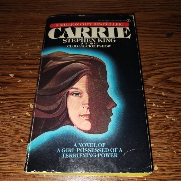Carrie (Stephen King, 1975) First Signet Printing Paperback - Picture 1 of 5